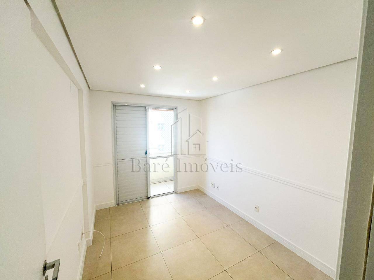 Apartamento à venda com 3 quartos, 94m² - Foto 18