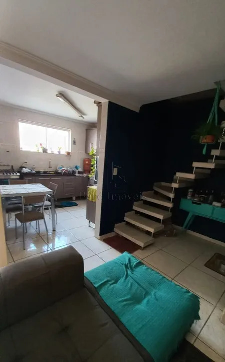 Sobrado à venda com 3 quartos, 175m² - Foto 1