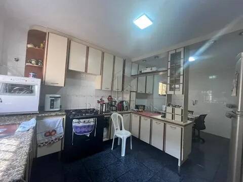 Sobrado à venda com 3 quartos, 200m² - Foto 17