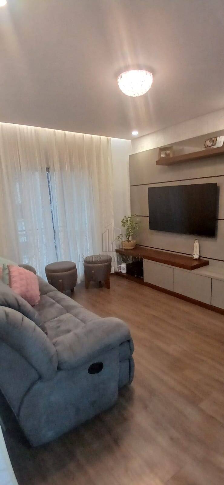 Apartamento à venda com 2 quartos, 60m² - Foto 1