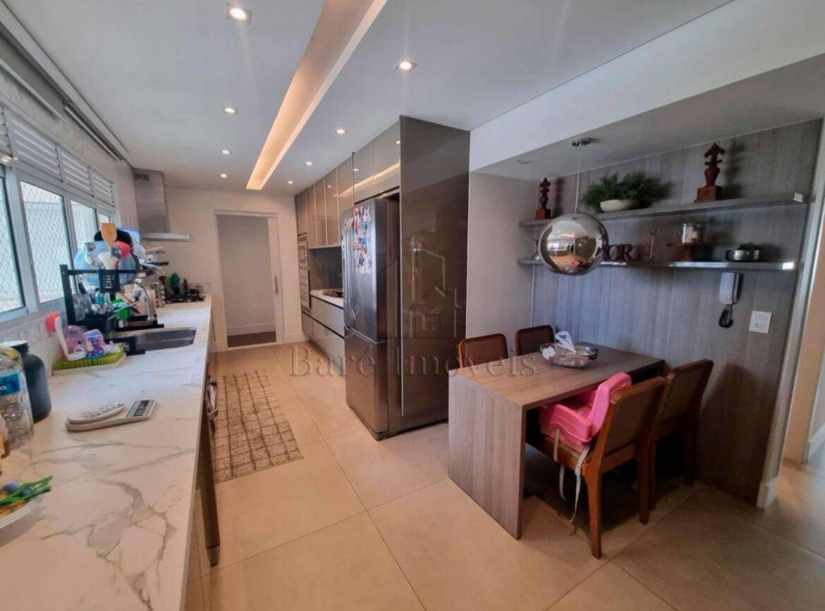 Apartamento à venda com 3 quartos, 237m² - Foto 6