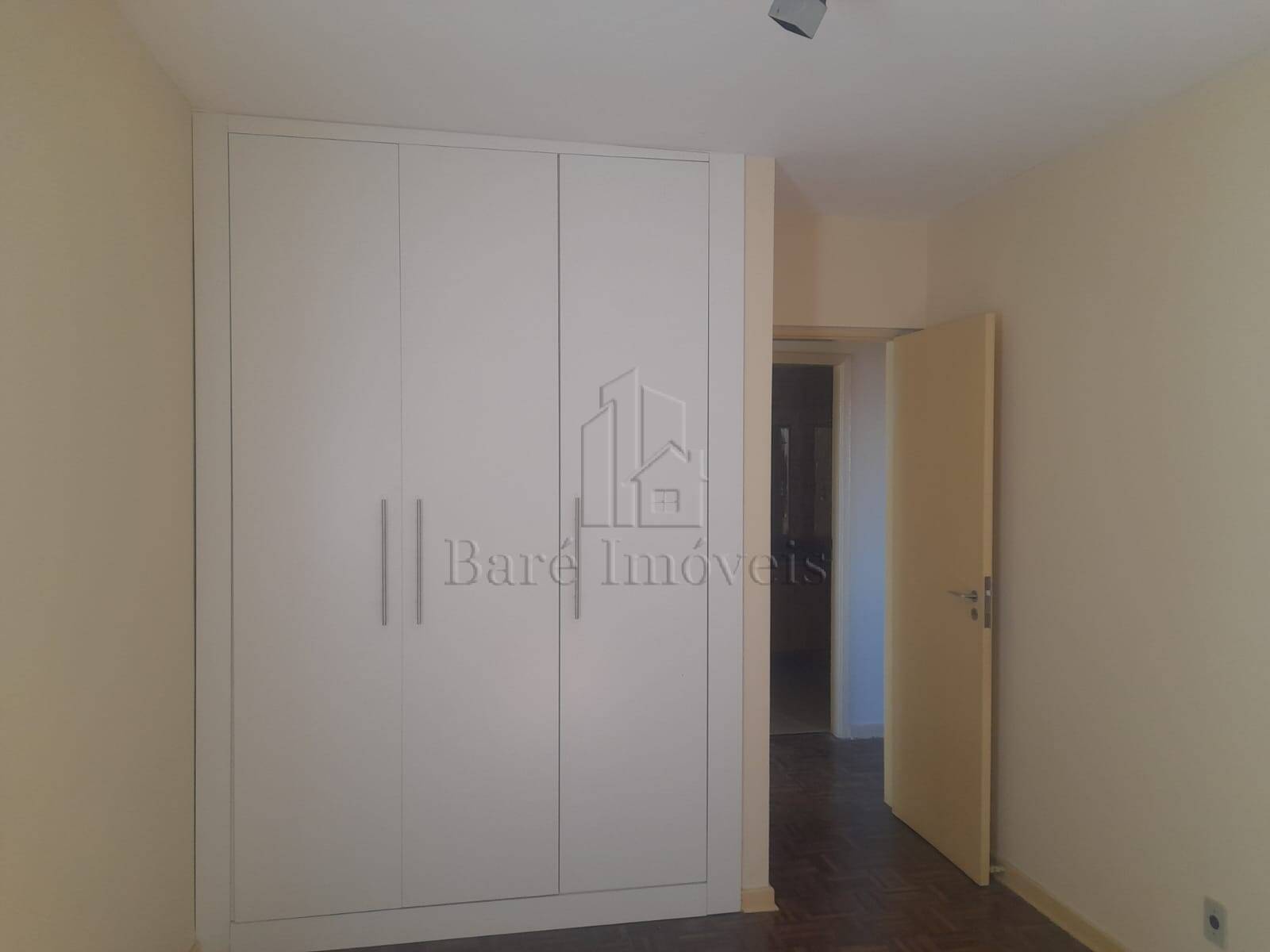 Apartamento para alugar com 3 quartos, 93m² - Foto 5