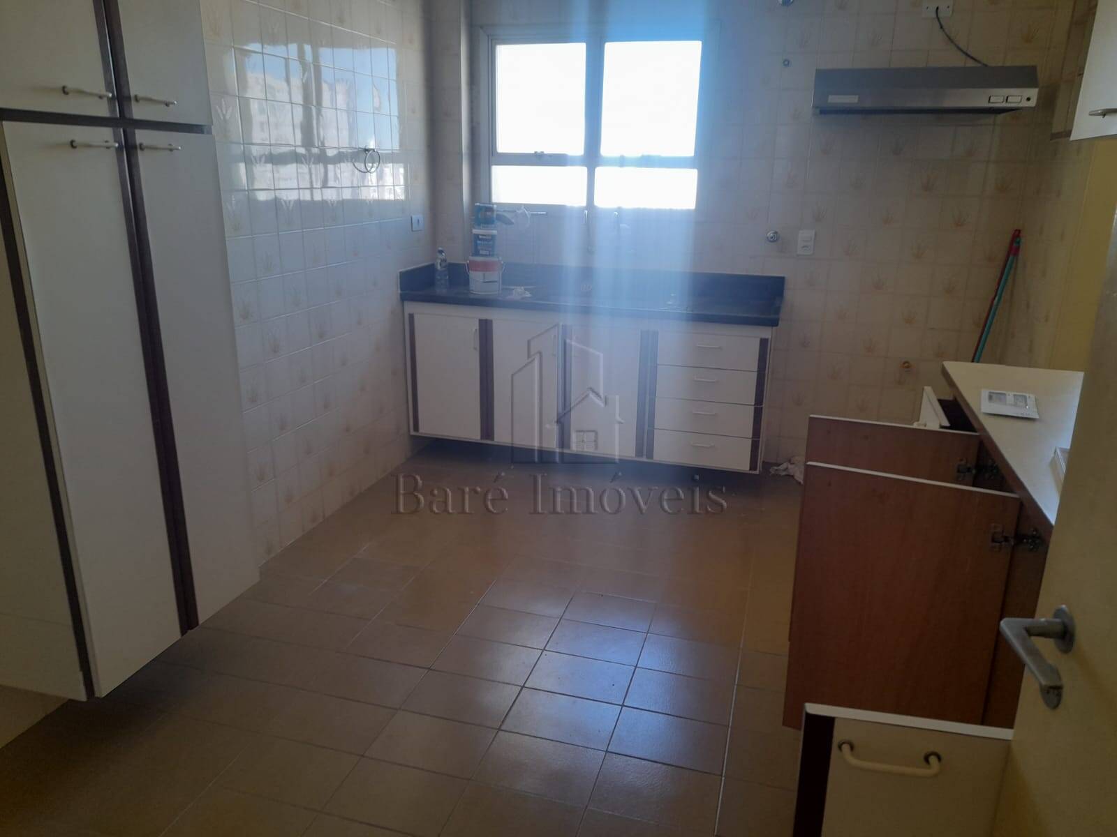 Apartamento para alugar com 3 quartos, 93m² - Foto 17