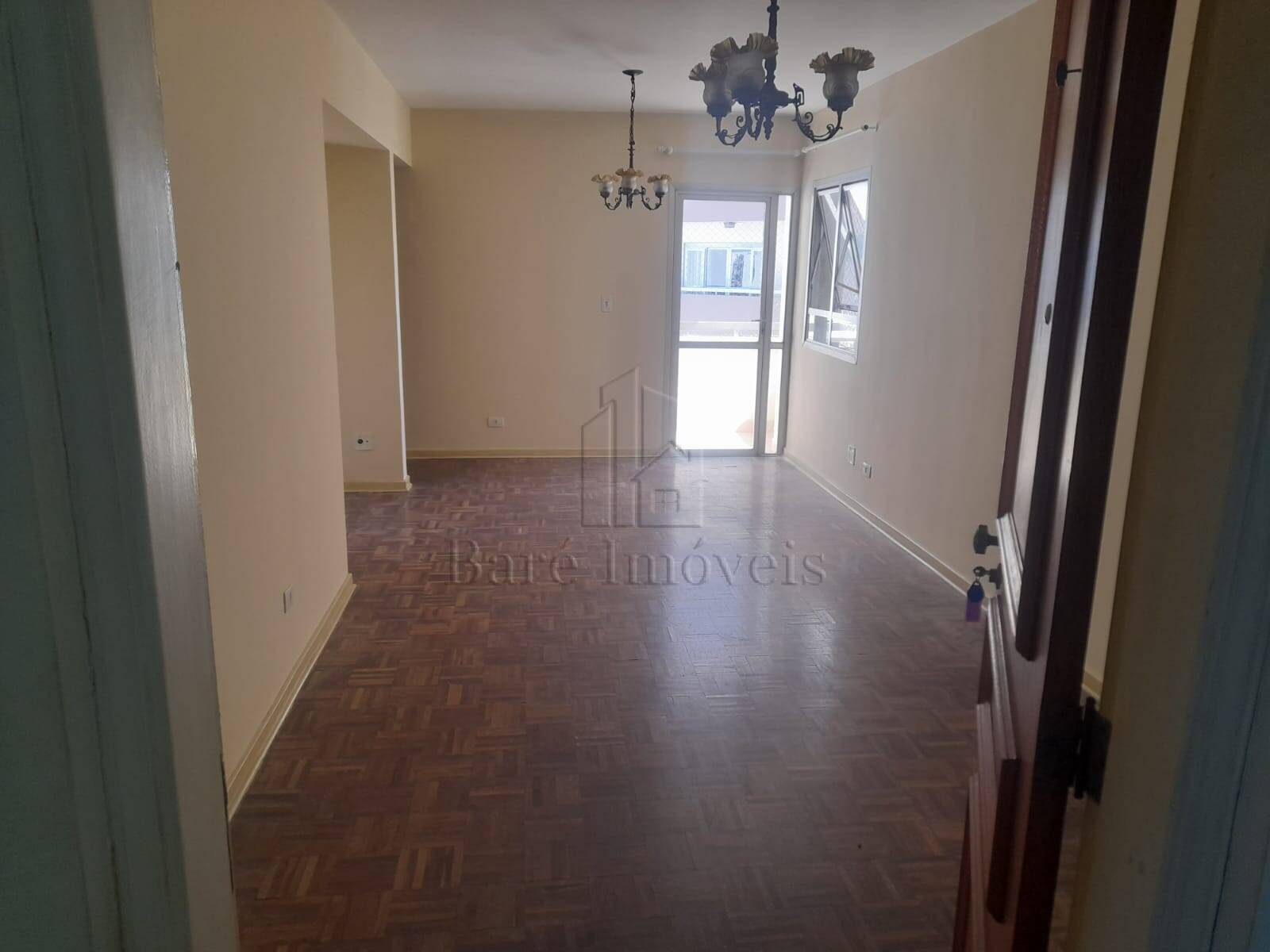 Apartamento para alugar com 3 quartos, 93m² - Foto 1