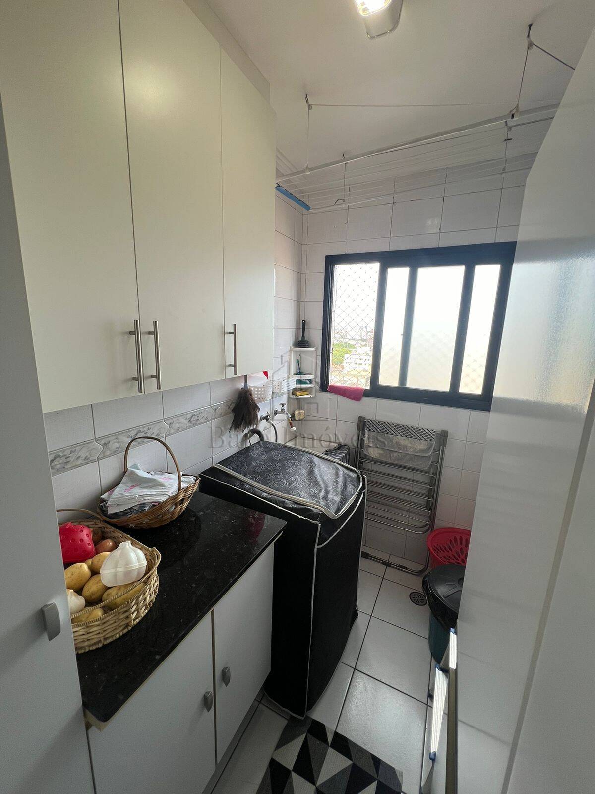 Apartamento à venda com 2 quartos, 70m² - Foto 10