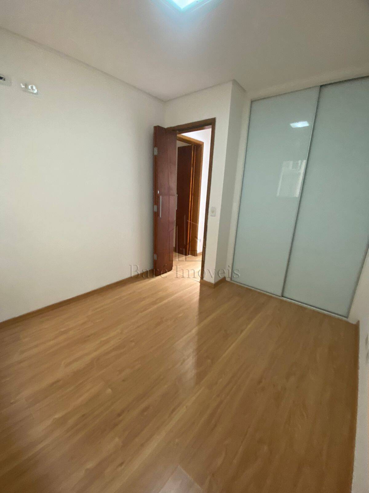 Apartamento à venda com 2 quartos, 39m² - Foto 2