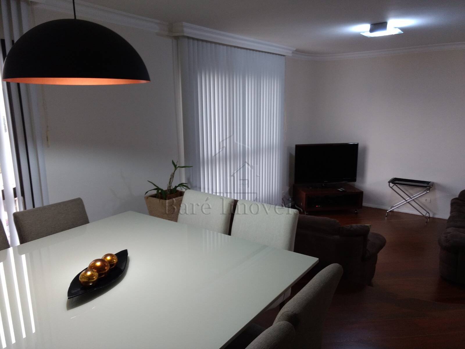 Apartamento à venda com 3 quartos, 187m² - Foto 2