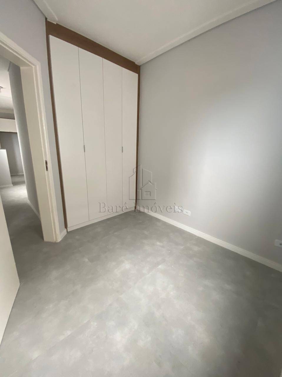 Apartamento à venda com 2 quartos, 76m² - Foto 4