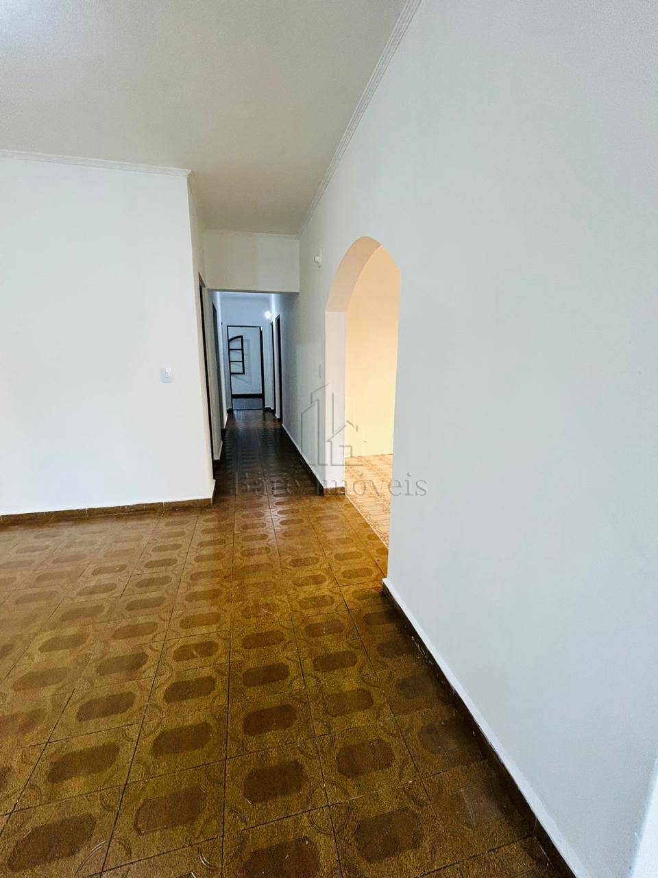 Casa para alugar com 3 quartos, 185m² - Foto 2