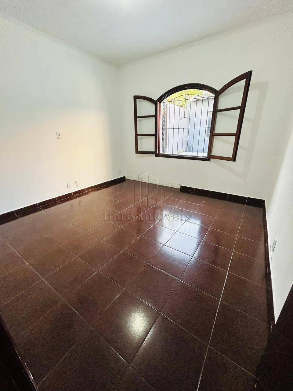 Casa para alugar com 3 quartos, 185m² - Foto 8