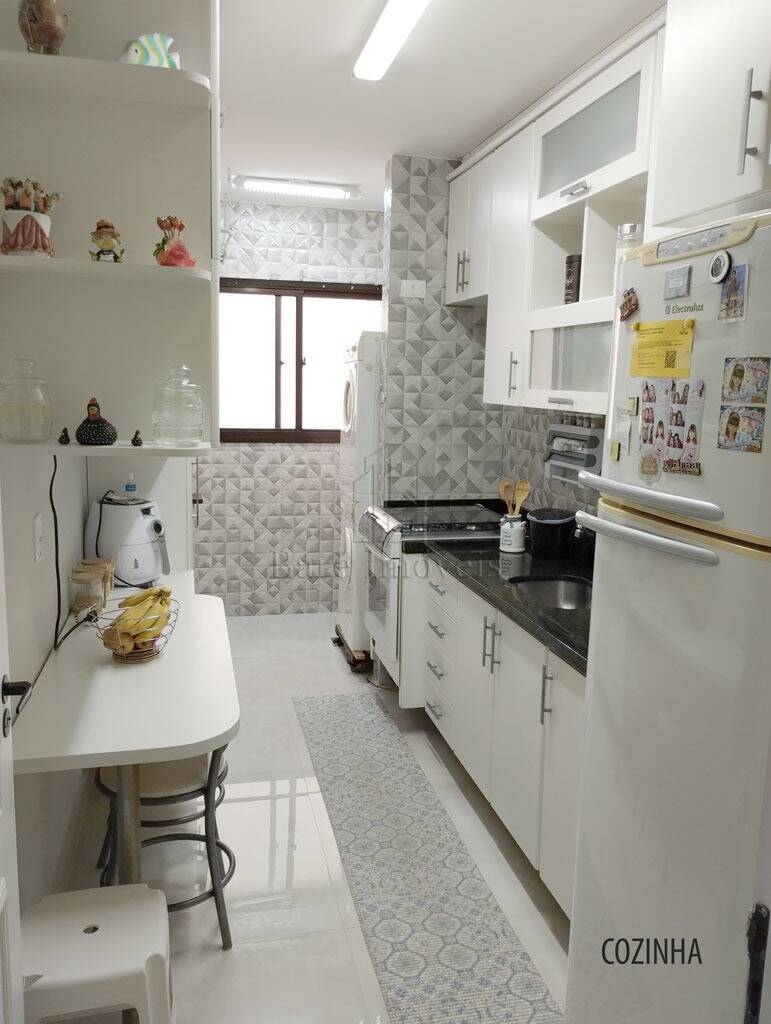 Apartamento à venda com 3 quartos, 75m² - Foto 3