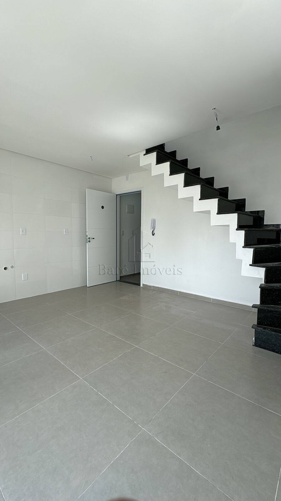 Apartamento à venda com 2 quartos, 118m² - Foto 1