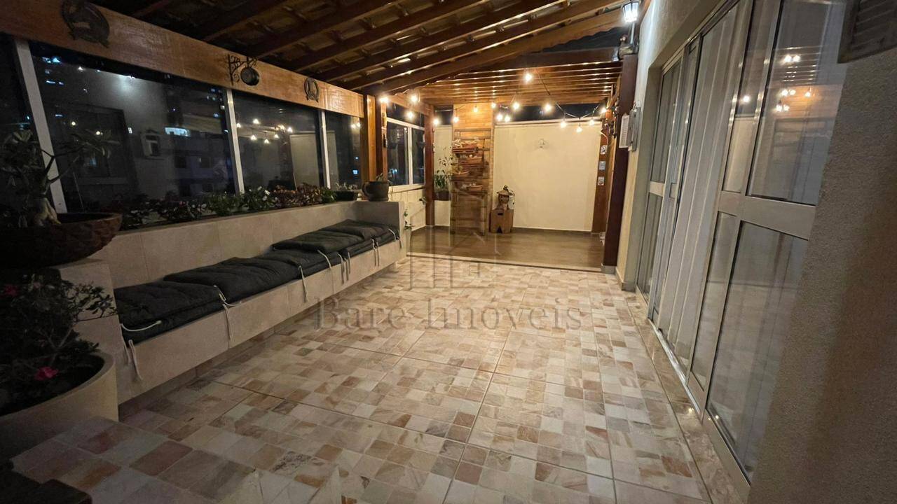 Apartamento à venda com 4 quartos, 194m² - Foto 2