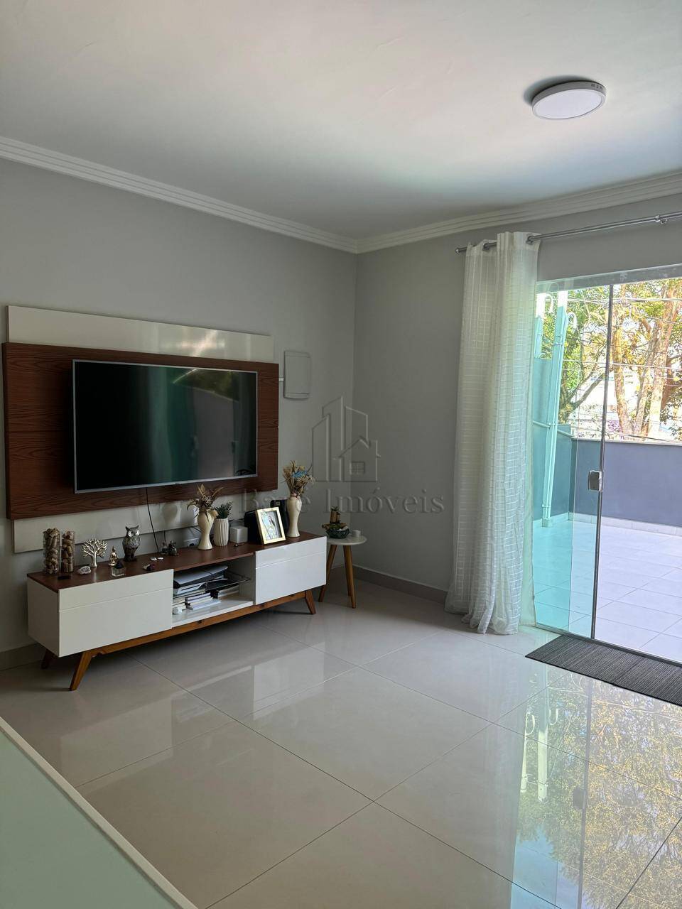 Sobrado à venda com 3 quartos, 200m² - Foto 1