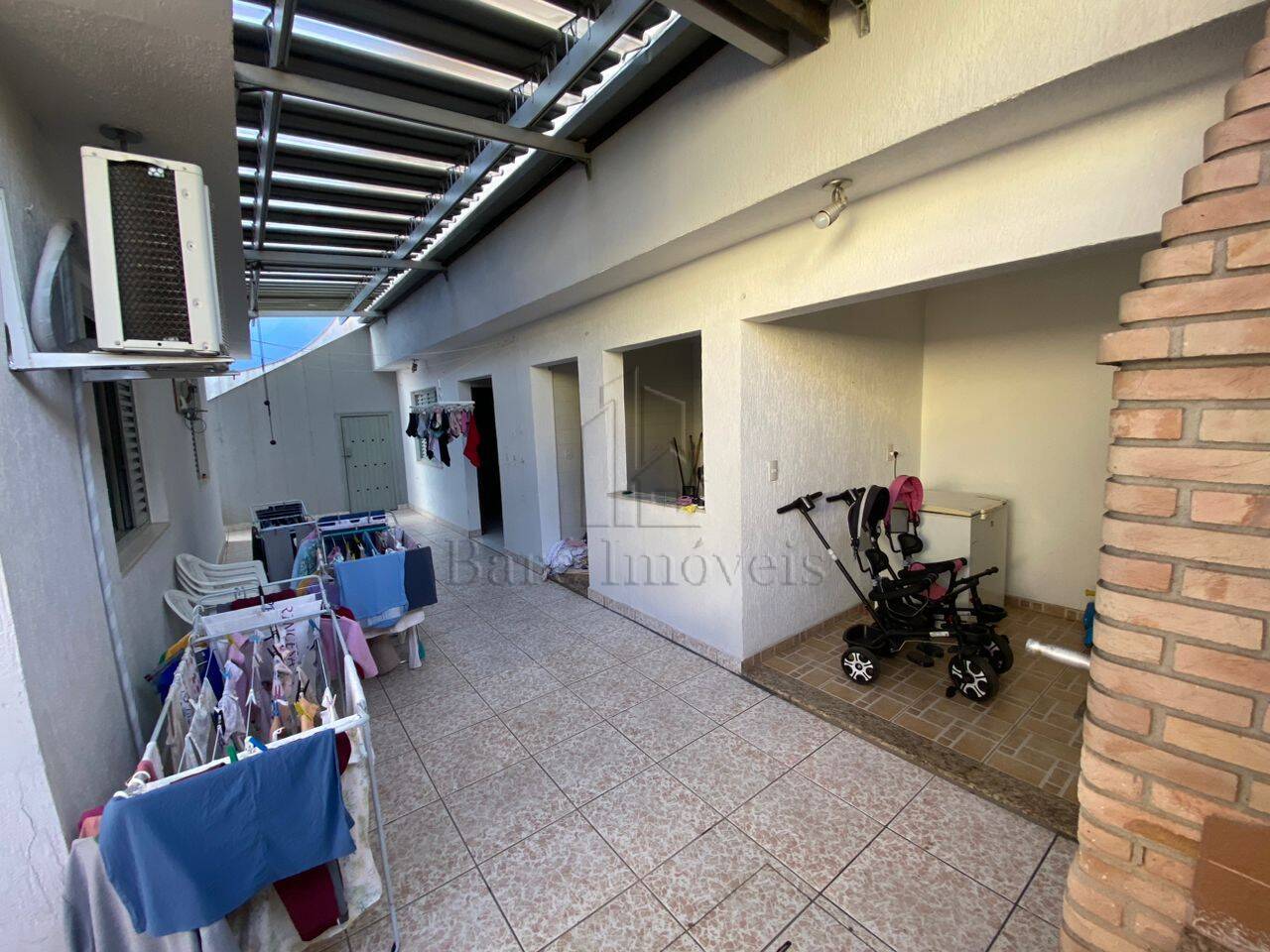 Casa à venda e aluguel com 5 quartos, 360m² - Foto 4