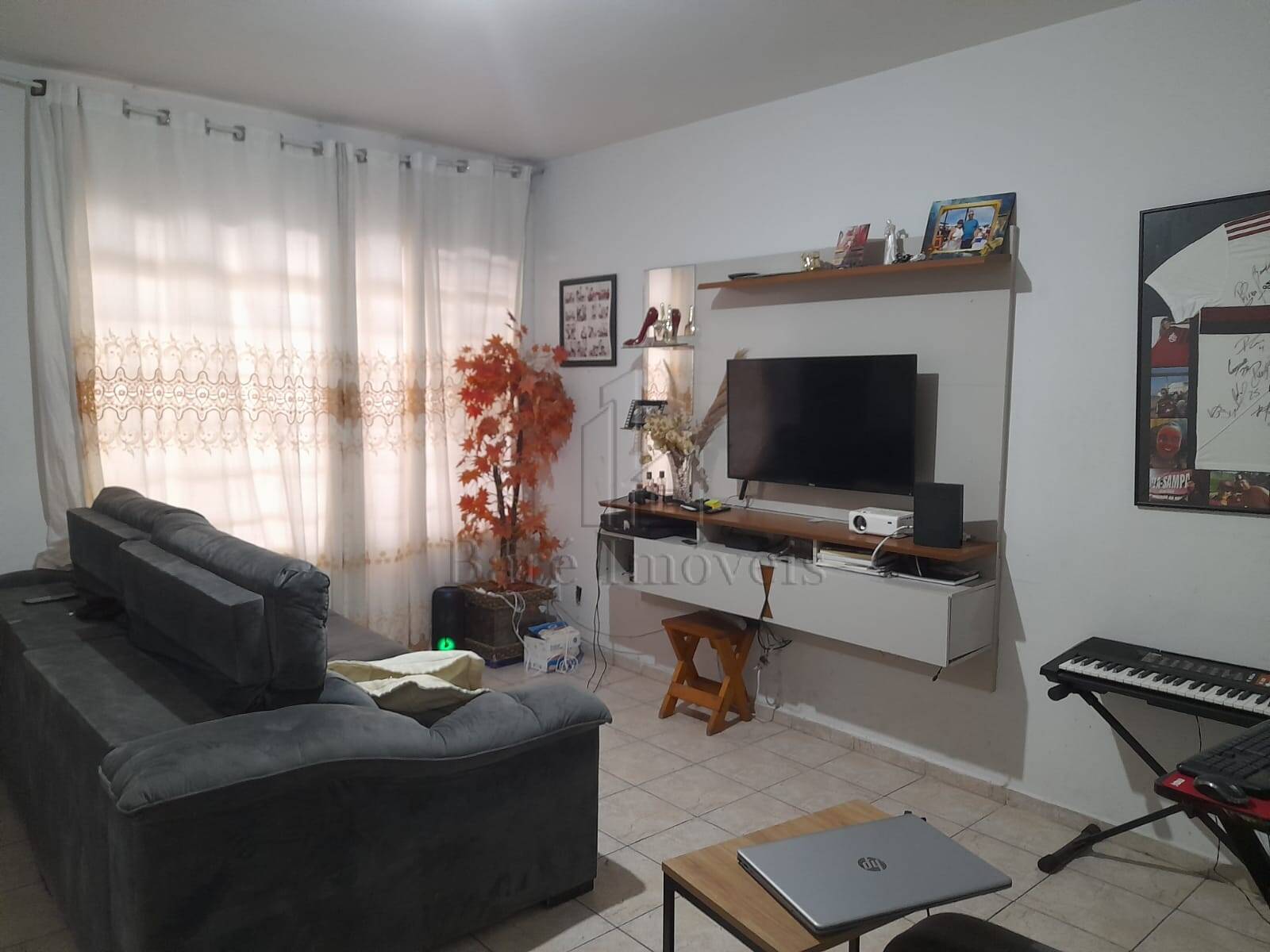 Casa à venda com 3 quartos, 120m² - Foto 1