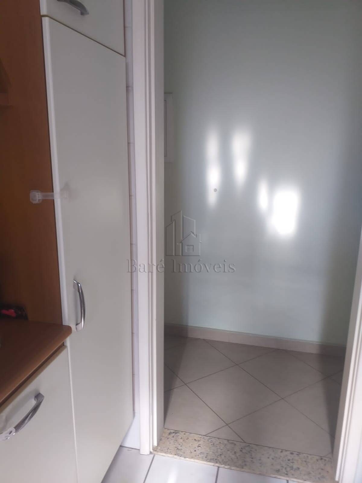 Apartamento à venda com 2 quartos, 63m² - Foto 3