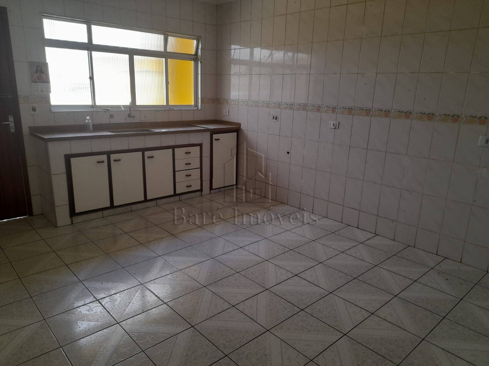 Casa para alugar com 2 quartos, 90m² - Foto 2