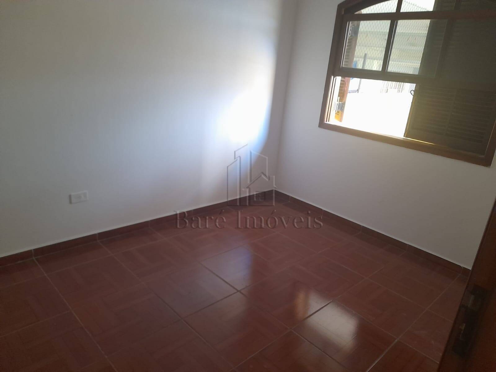 Casa para alugar com 2 quartos, 90m² - Foto 5