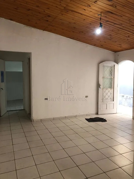 Casa à venda com 2 quartos, 108m² - Foto 1