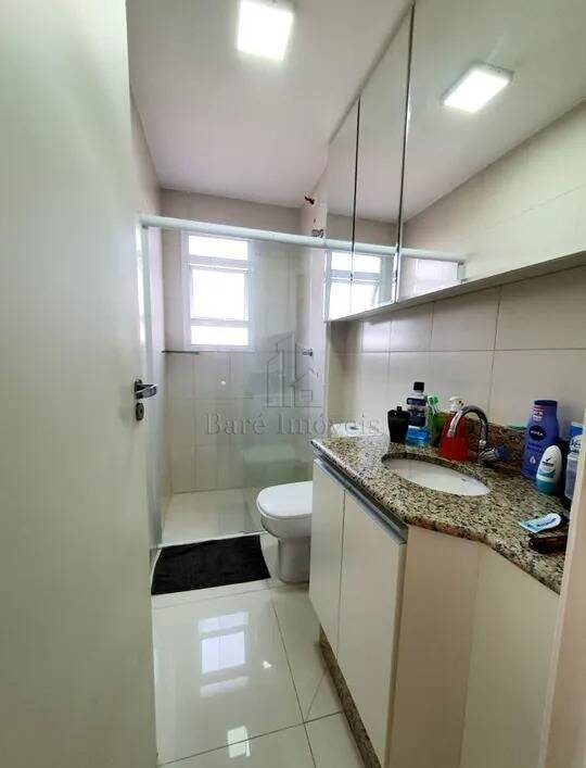 Apartamento à venda com 2 quartos, 64m² - Foto 3