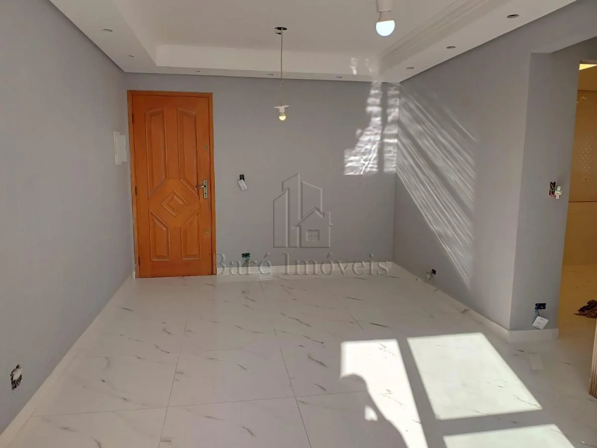 Apartamento à venda com 2 quartos, 62m² - Foto 4