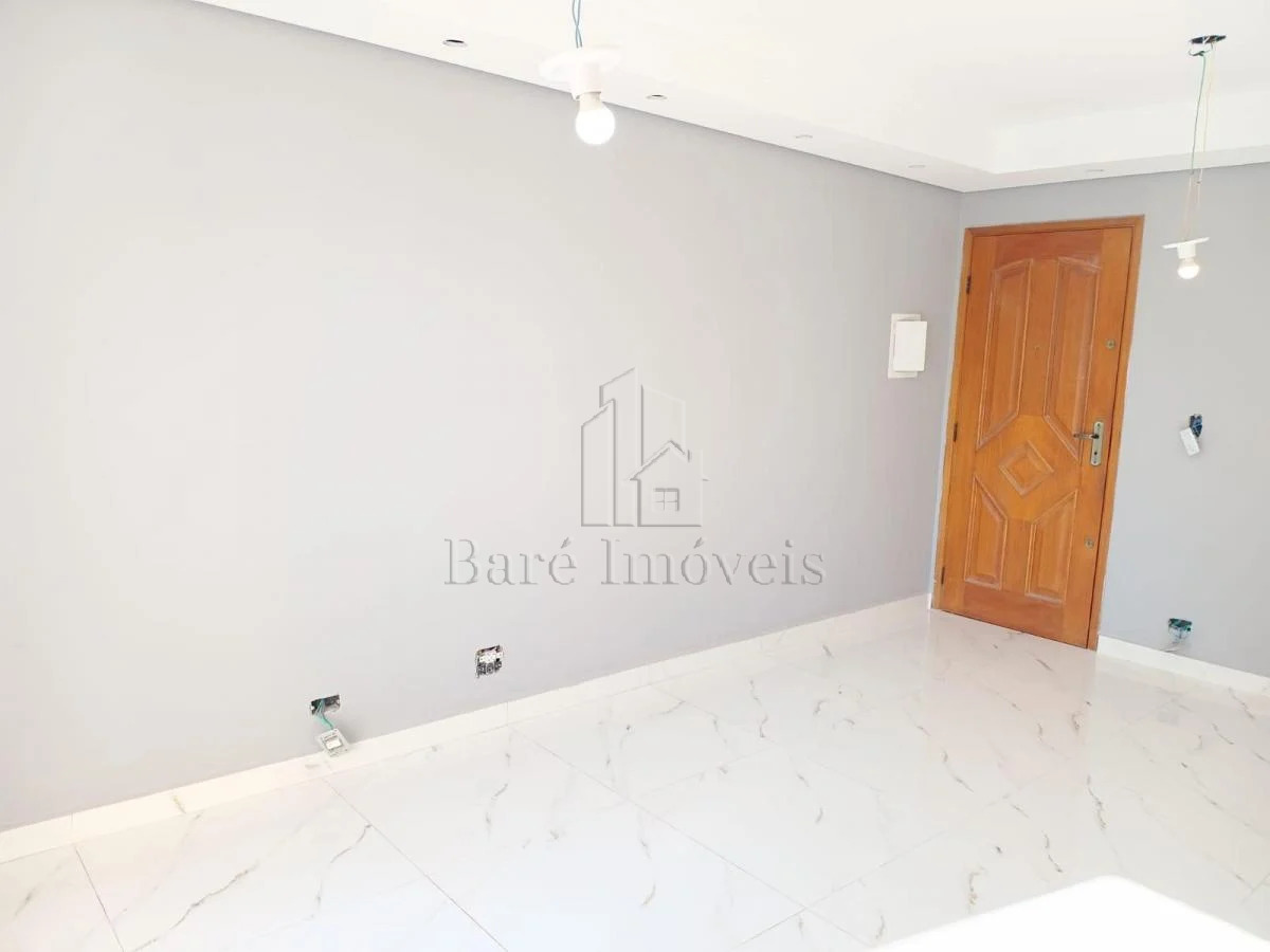 Apartamento à venda com 2 quartos, 62m² - Foto 3