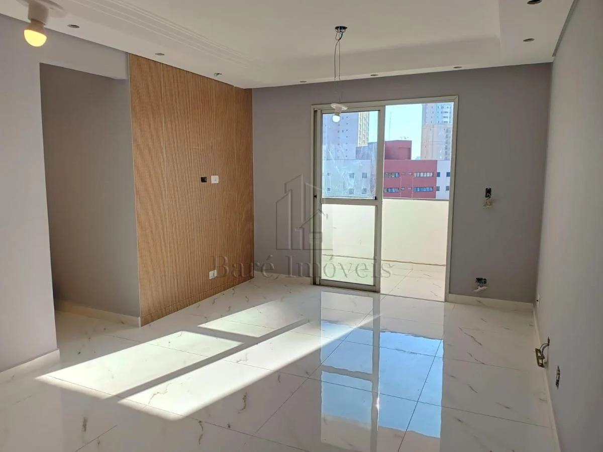 Apartamento à venda com 2 quartos, 62m² - Foto 1