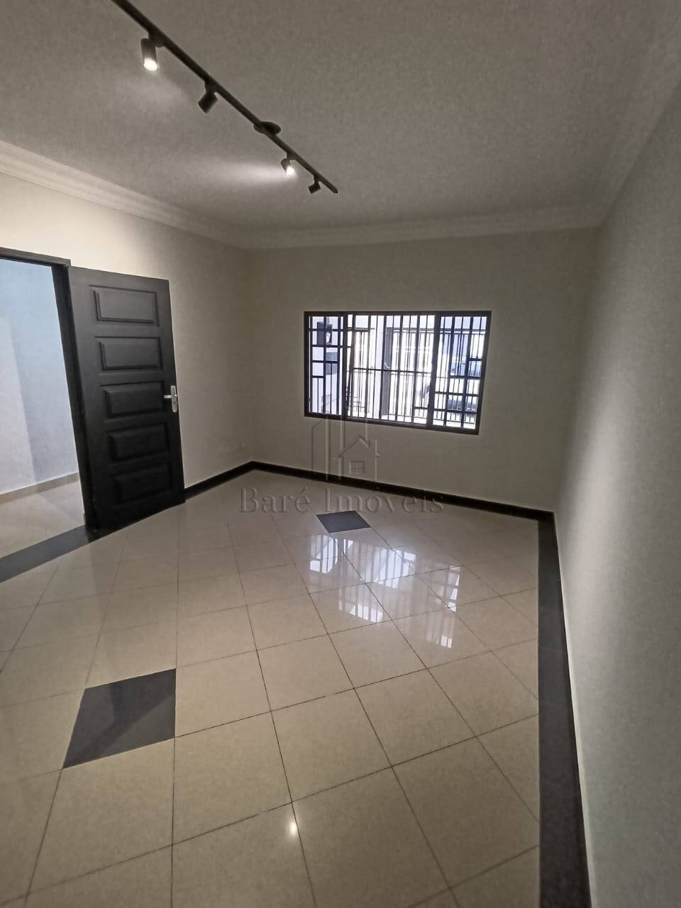 Sobrado à venda com 3 quartos, 100m² - Foto 1