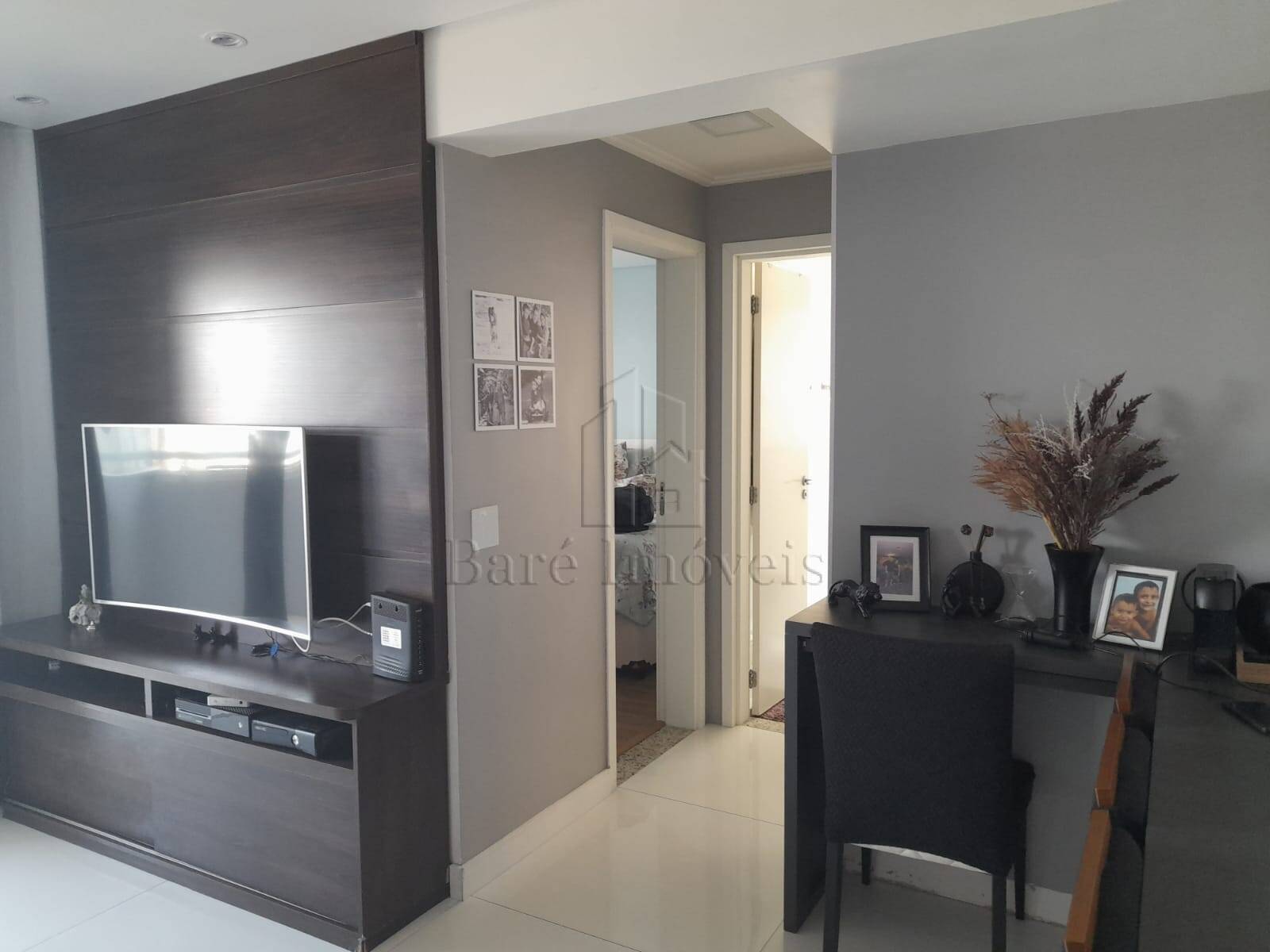 Apartamento à venda com 2 quartos, 65m² - Foto 2