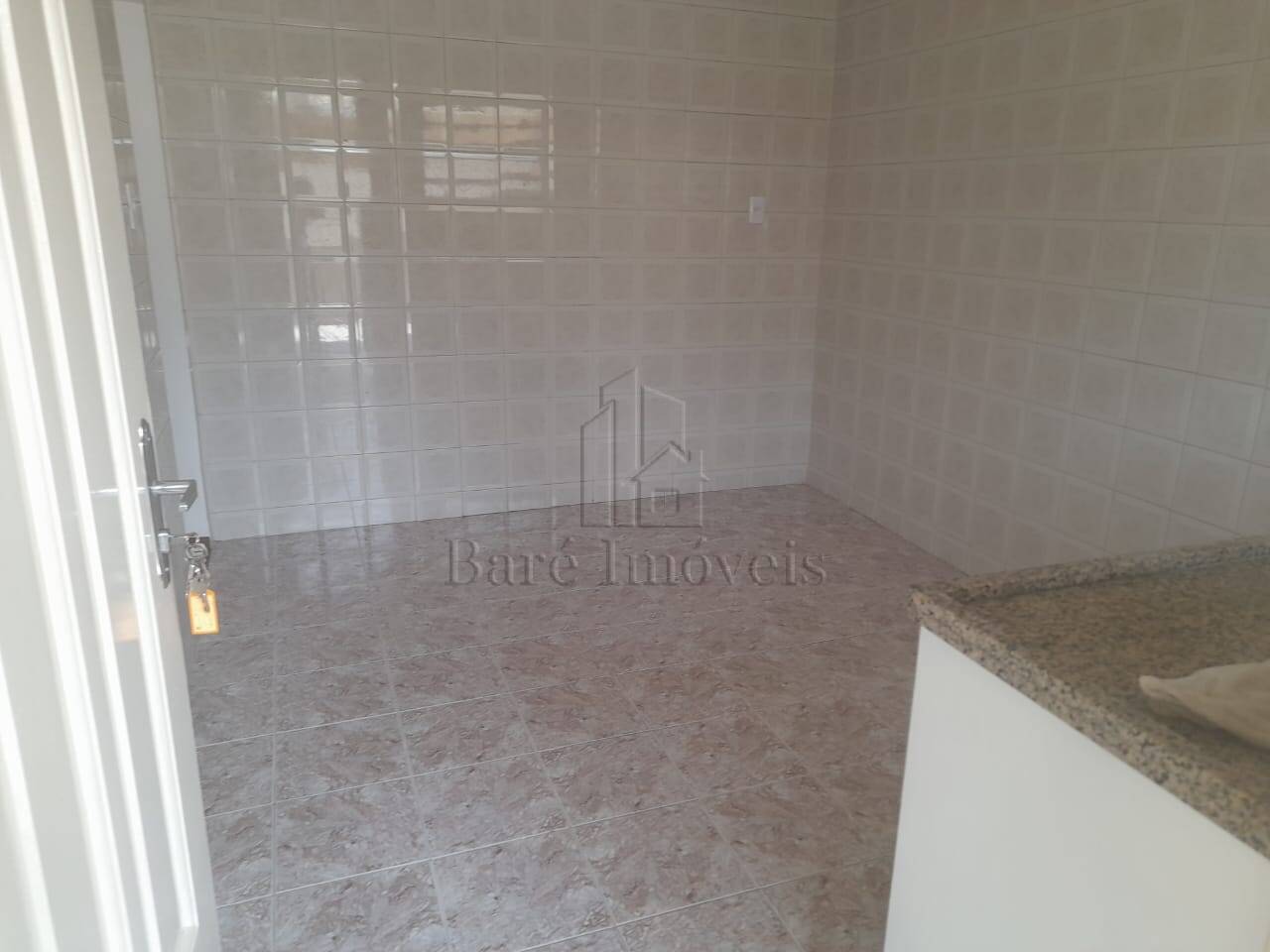 Casa para alugar com 1 quarto, 60m² - Foto 3