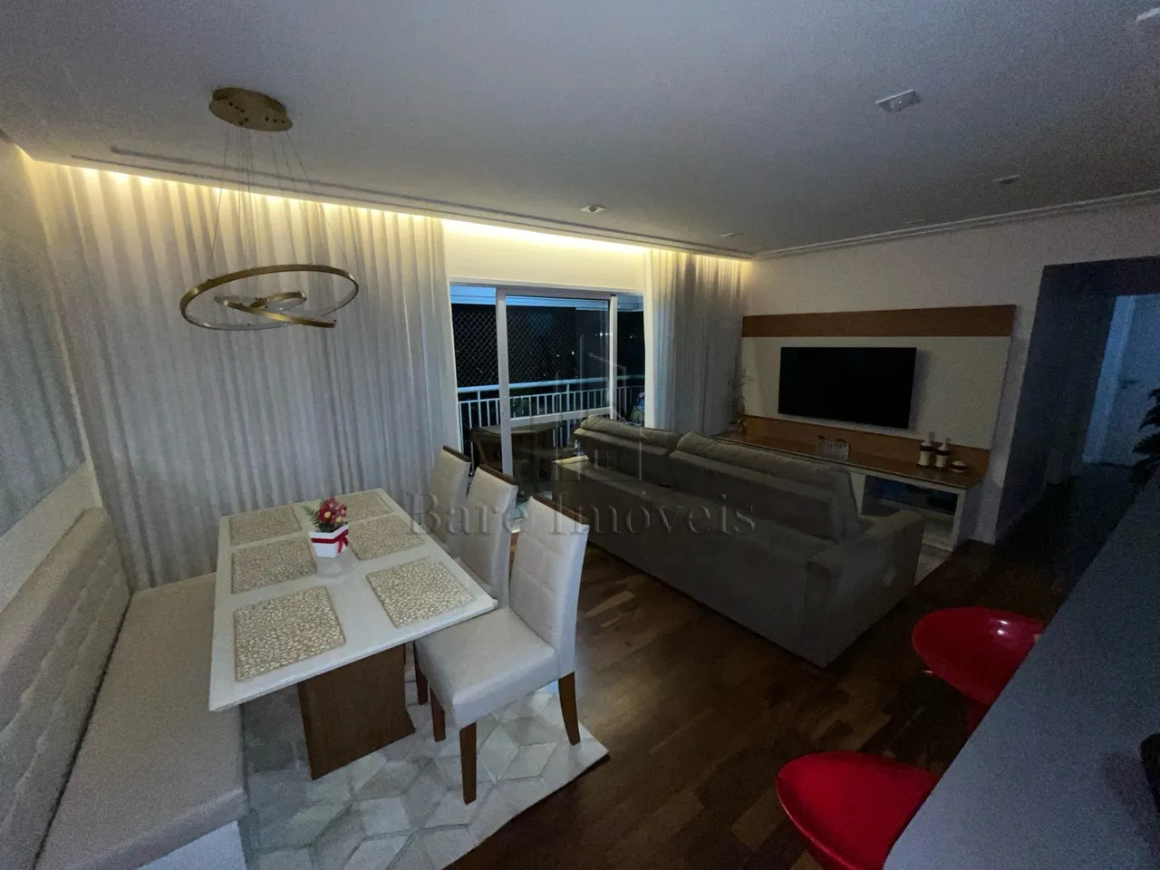 Apartamento à venda com 3 quartos, 97m² - Foto 1