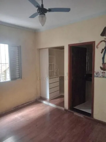 Sobrado à venda com 4 quartos, 250m² - Foto 1