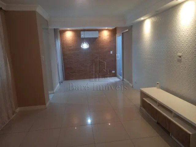 Casa à venda com 3 quartos, 148m² - Foto 1