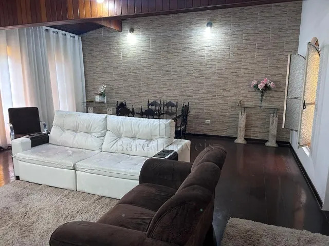 Casa à venda com 3 quartos, 225m² - Foto 2