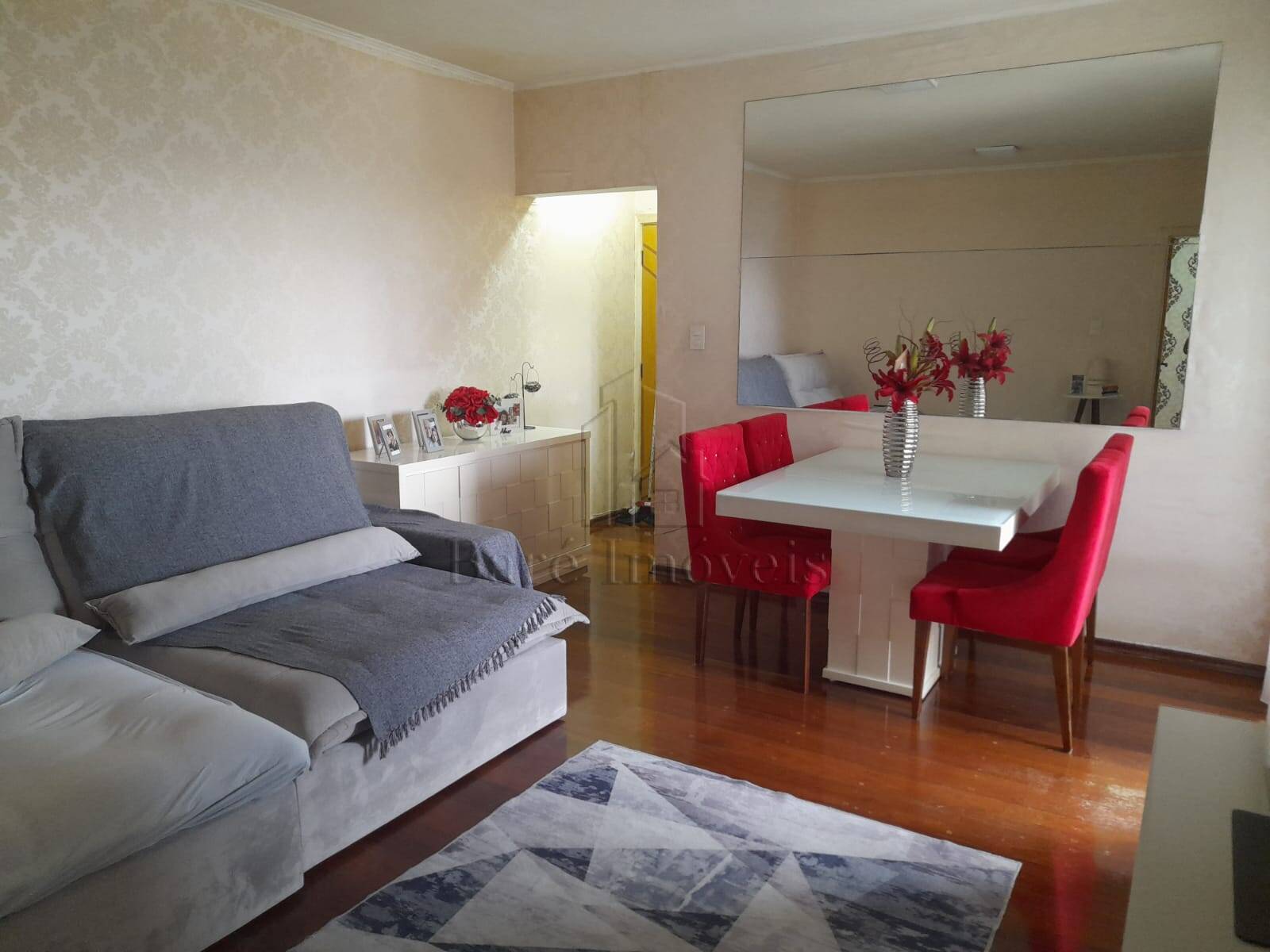 Apartamento à venda com 3 quartos, 110m² - Foto 1