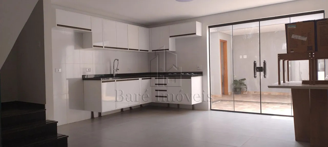 Sobrado à venda com 3 quartos, 132m² - Foto 1