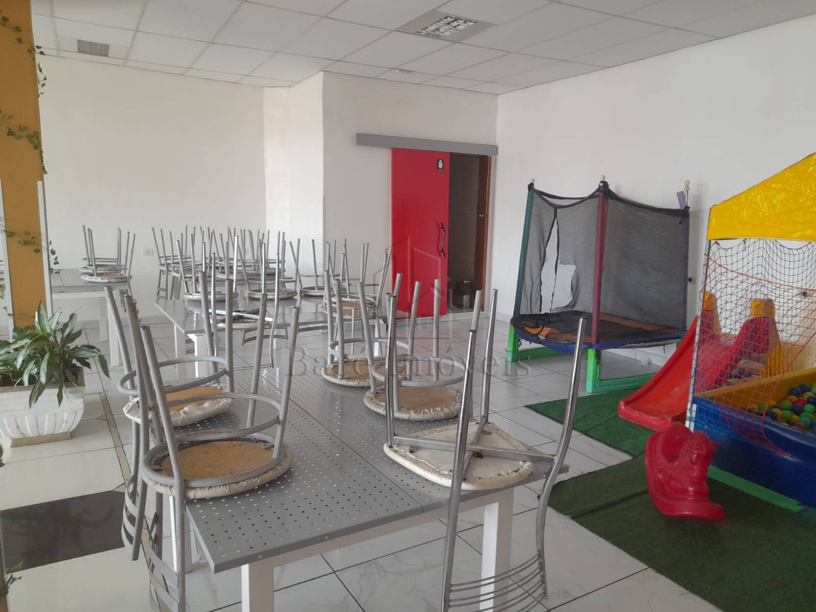 Prédio Inteiro para alugar, 240m² - Foto 13