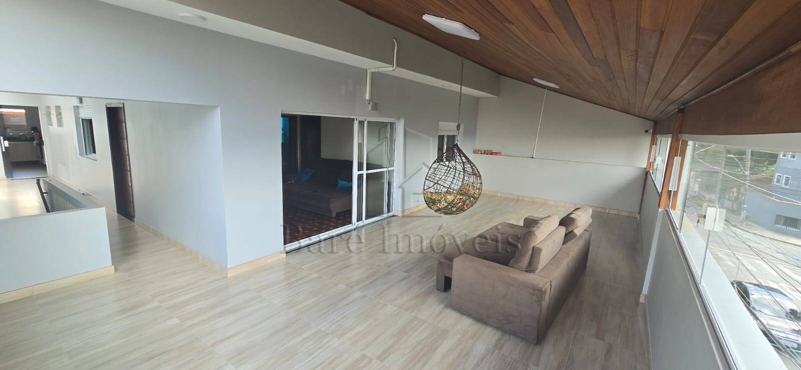 Casa à venda com 4 quartos, 413m² - Foto 1