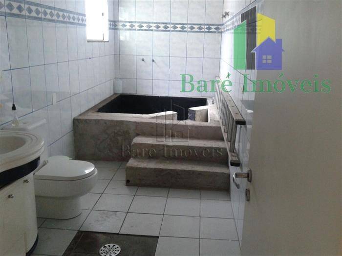 Sobrado à venda com 3 quartos, 250m² - Foto 1