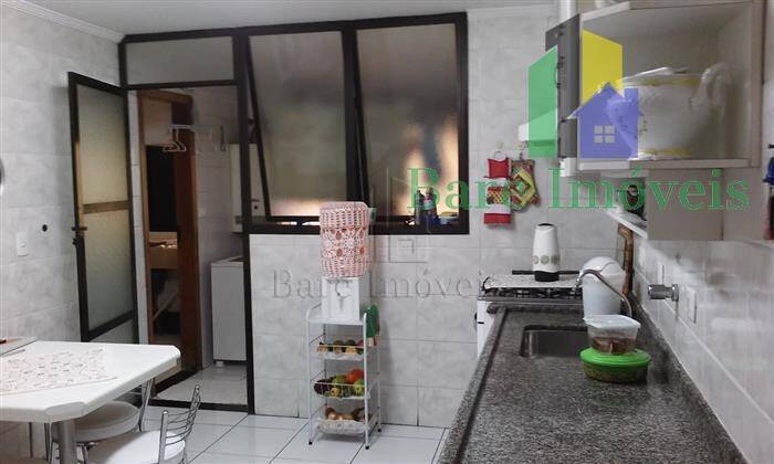 Apartamento à venda com 3 quartos, 137m² - Foto 2