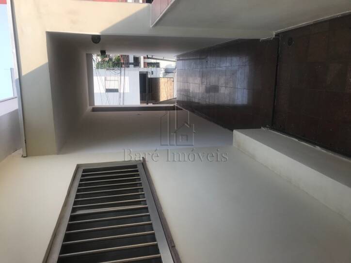 Sobrado à venda com 3 quartos, 190m² - Foto 1